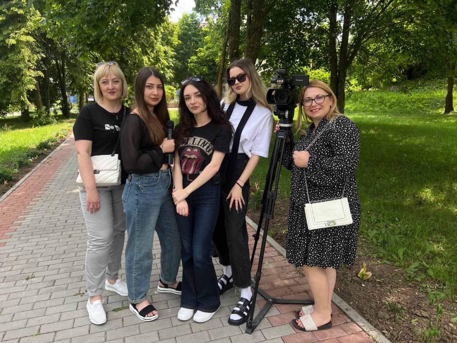 Під час знімання телесюжету про Біблійний сад ТНПУ